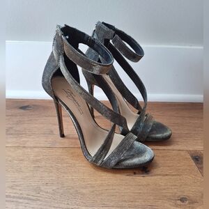 Imagine Vince Camuto metallic Heels